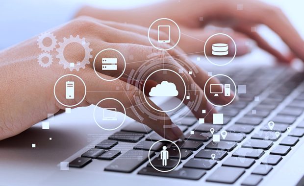 the owner of a digital marketing agency using organic SEO on a content article that pertains to search engine optimization for increased website traffic